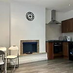 Cozy And Convienient Apartment